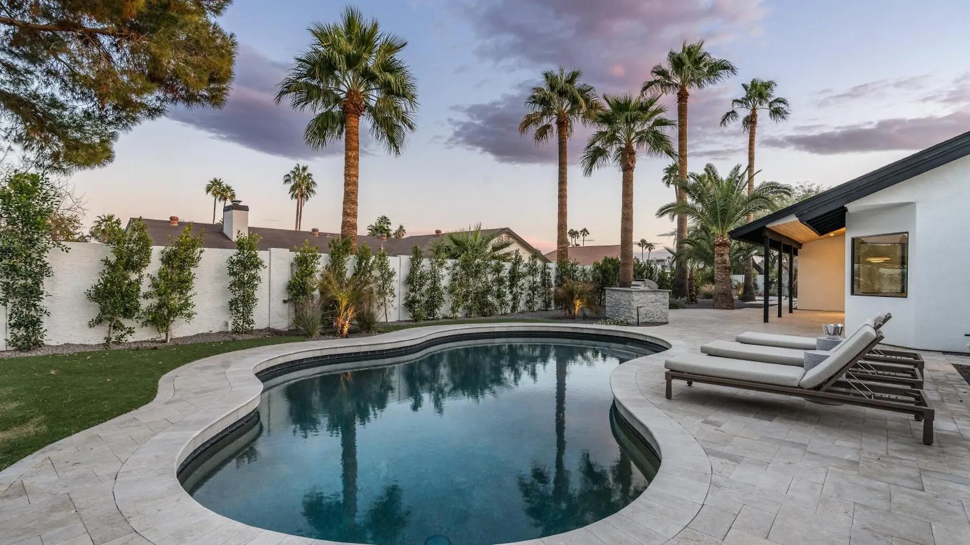 The Myah By Porter Newly Remodeled Enjoy The Pool Firepit Luxury Phoenix Semesterbostad