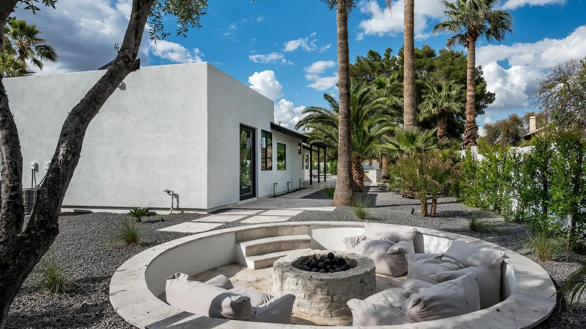 The Myah By Porter Newly Remodeled Enjoy The Pool Firepit Luxury Phoenix